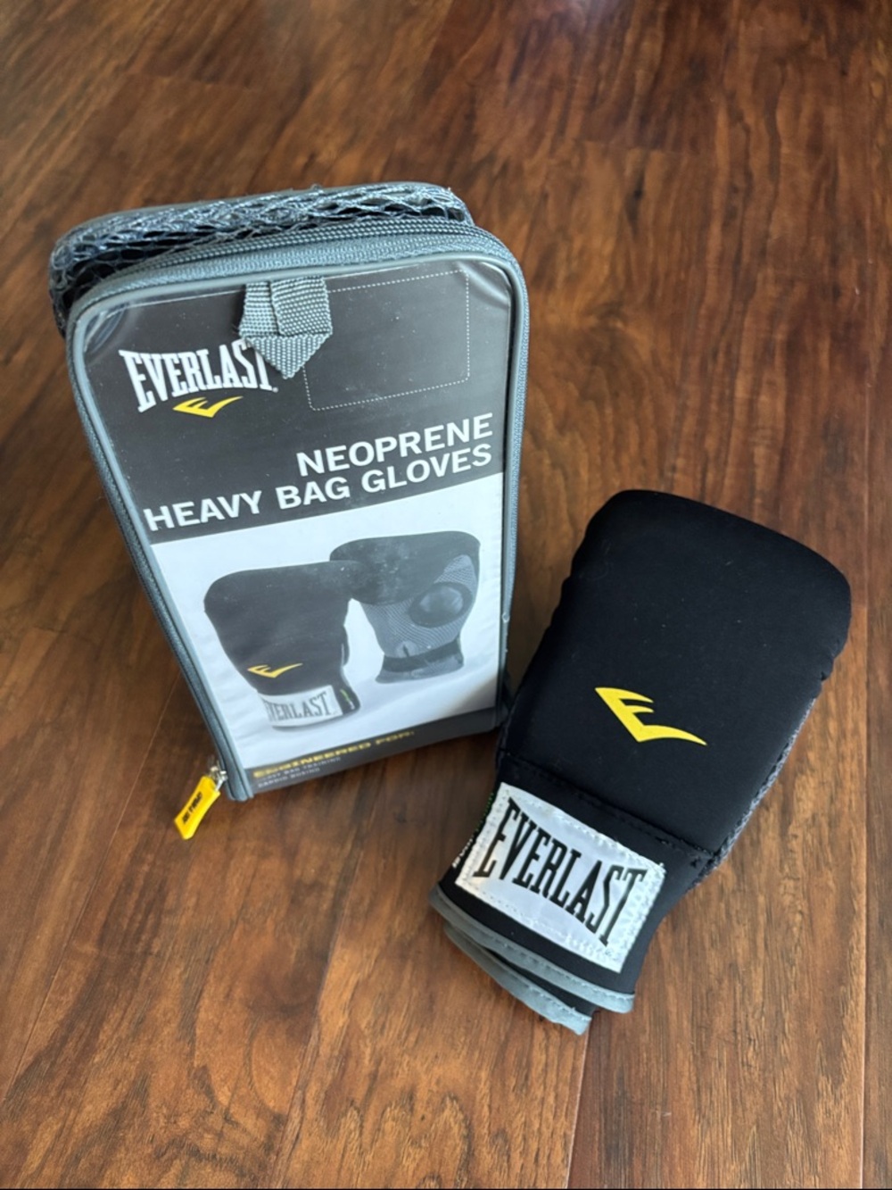 Everlast Black and Yellow Neoprene Heavy Bag Gloves - unisex (never used)